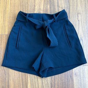 Preowned Aritzia Black High Waist Shorts 00